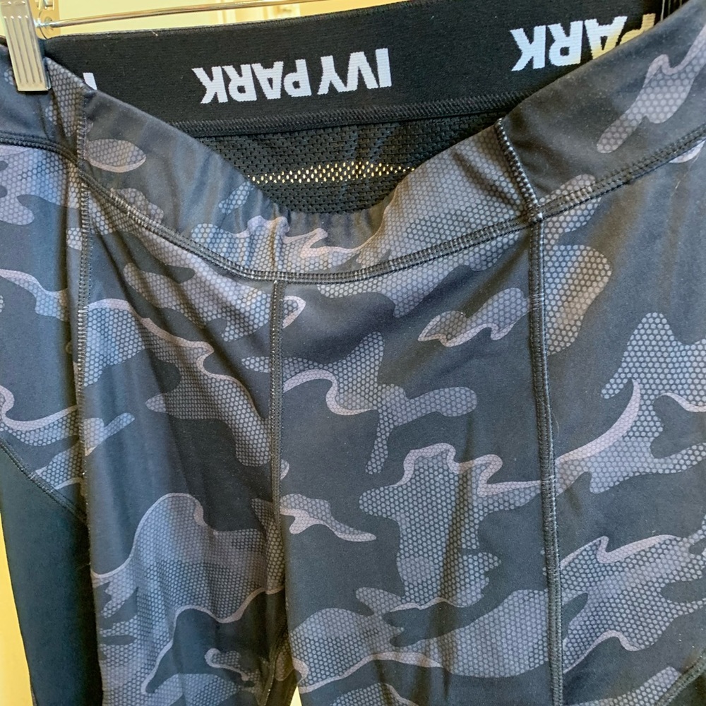 Ivy Park black and grey camo mess leggings size medium good condition